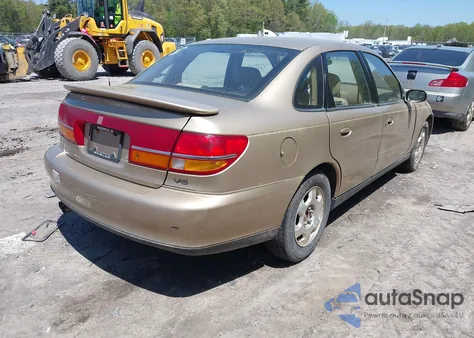 2001 Saturn L300 z USA, uszkodzony, nr VIN 1G8JW52R81Y564763